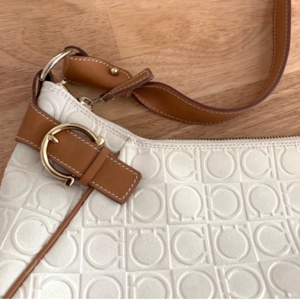 Salvatore Ferragamo Off White/Brown Gancini
Embossed Leather Shoulder Bag - Picture 8 of 15